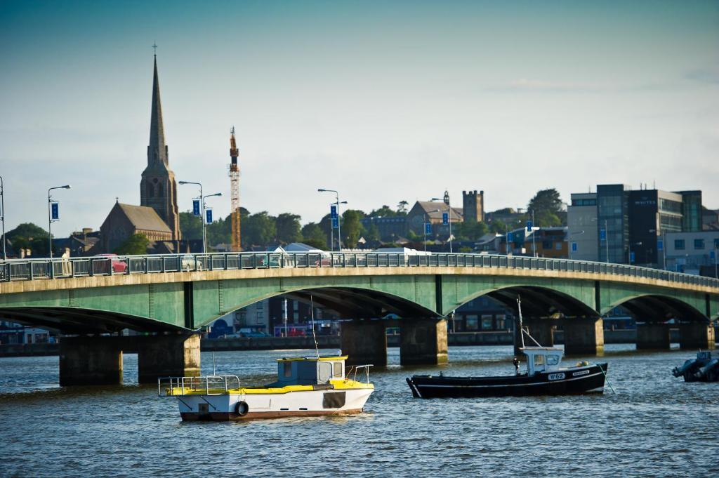 فندق ريفربانك هاوس Ferrybank المظهر الخارجي الصورة
